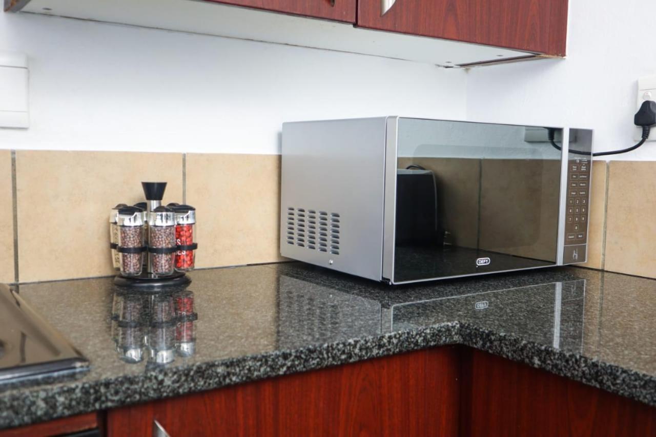 Spacious And Luxury 3 Bedroom Apartment Midrand