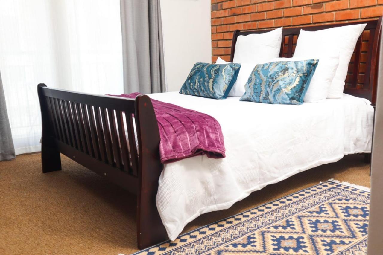 Spacious And Luxury 3 Bedroom *
